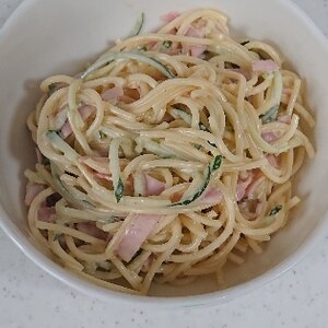 ハムときゅうりのパスタサラダ